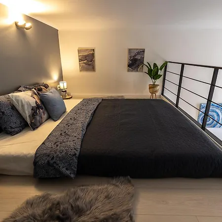 Jungle & Marble Apartment
